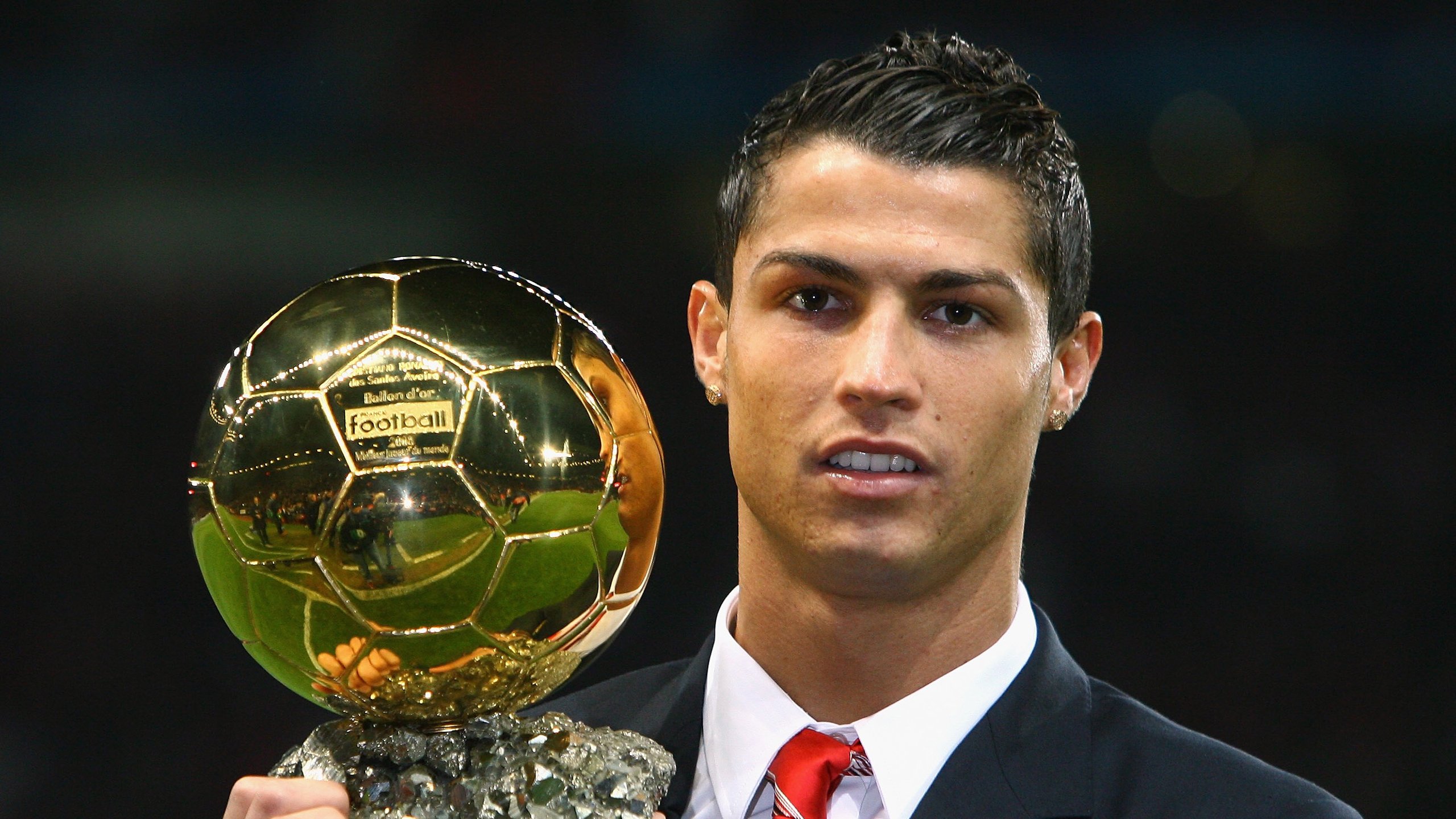 足球的奇妙交汇，当多特蒙德遇见委内瑞拉，李刚仁如何刷新亚洲纪录？