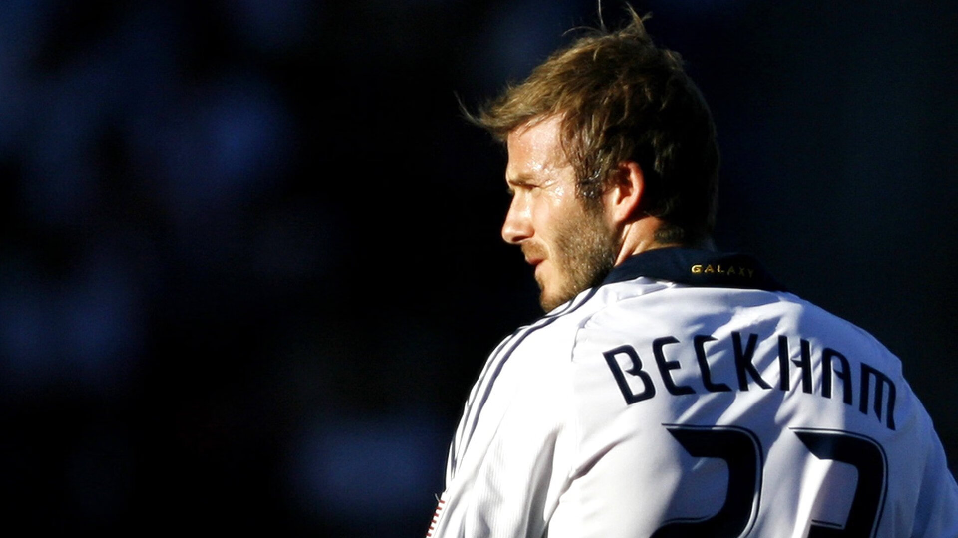 意甲焦点战之夜,内马尔进攻端无人可挡,书写亚平宁新传奇